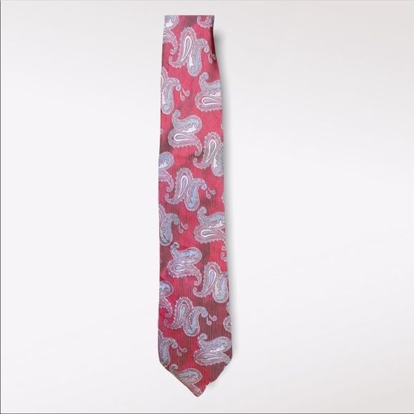 ALFRED SUNG | Red and Gray Paisley Silk Tie - Picture 5 of 6